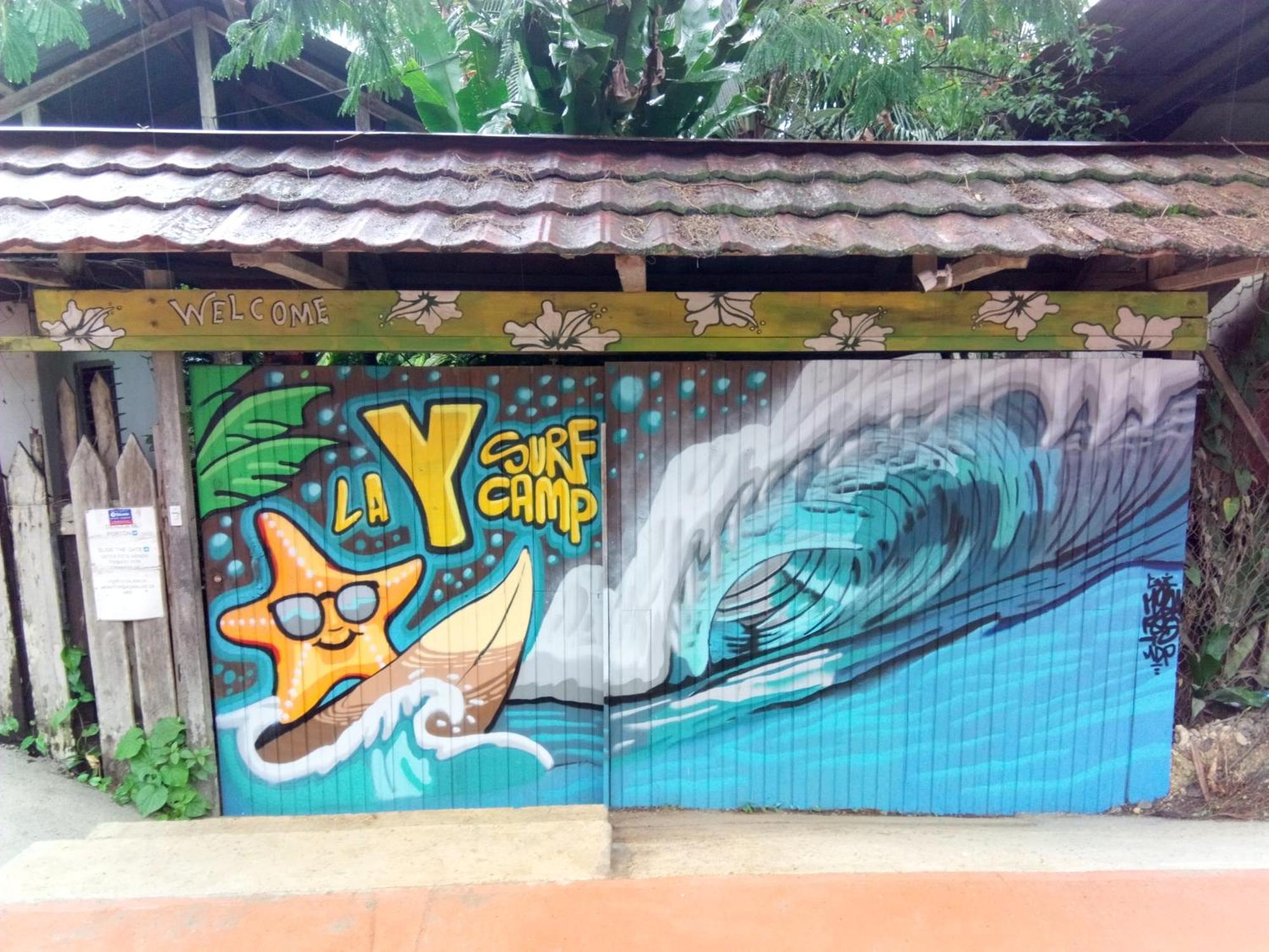 La Y Surf Camp Hotel Bocas Town Bagian luar foto